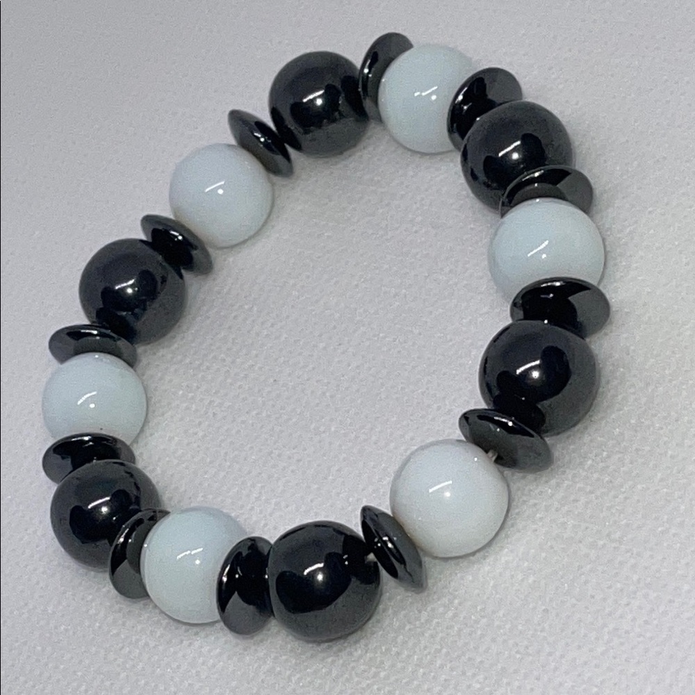 Beautiful Black hematite White milk glass style gemstone Beaded stretch Bracelet - Picture 2 of 2
